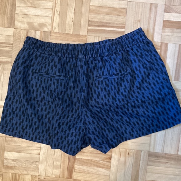 GAP linen blend shorts inseam 3 inches - Picture 6 of 6